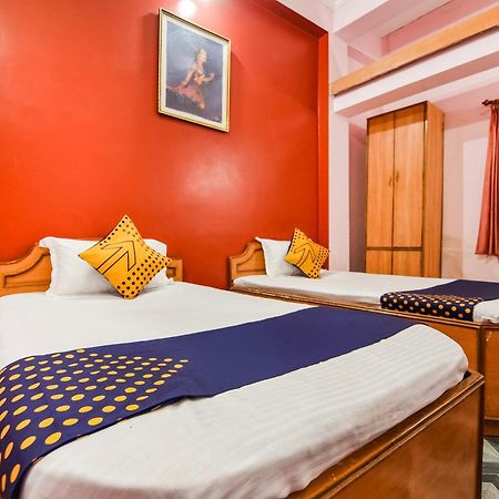 Spot On Hotel Midtown Gondia Екстериор снимка