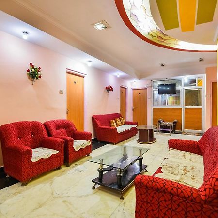 Spot On Hotel Midtown Gondia Екстериор снимка